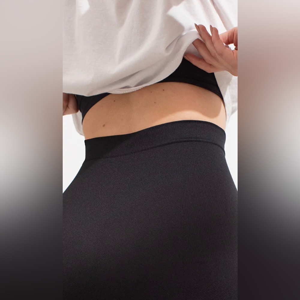 Set of 2 NEW Shapermint Essentials All-Day Comfort Shaping leggings in M and L